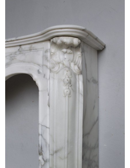 601 RARE ART NOUVEAU-STYLE "BOUCLES DE MER" FIREPLACE MANTEL IN SUPERB CLASSIC CALACATTA WHITE MARBLE