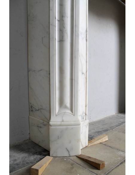 023 BIG "TROIS COQUILLES AMÉLIORÉ" FIREPLACE CARVED IN STATUARY ARABESCATO MARBLE, CALACATTA QUARRY