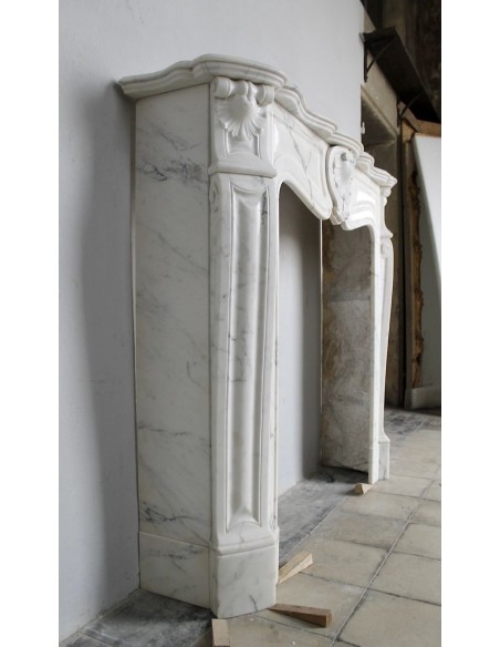 023 BIG "TROIS COQUILLES AMÉLIORÉ" FIREPLACE CARVED IN STATUARY ARABESCATO MARBLE, CALACATTA QUARRY