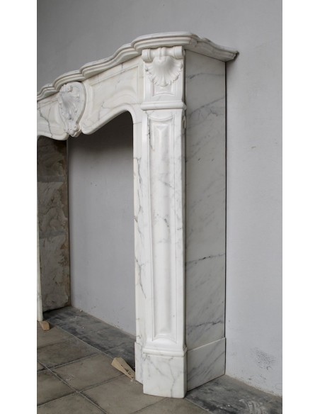023 BIG "TROIS COQUILLES AMÉLIORÉ" FIREPLACE CARVED IN STATUARY ARABESCATO MARBLE, CALACATTA QUARRY