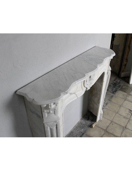 023 BIG "TROIS COQUILLES AMÉLIORÉ" FIREPLACE CARVED IN STATUARY ARABESCATO MARBLE, CALACATTA QUARRY