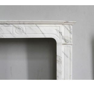 Louis XIV "Parisienne" fireplace mantel carved in white Calacatta marble, with beautiful grey veins. 2