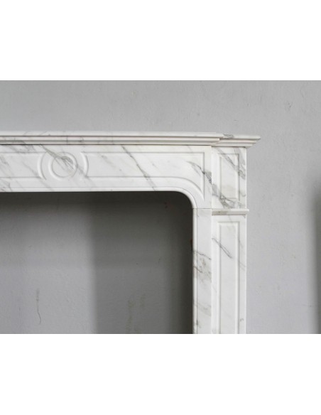 308 ANTIQUE LOUIS XIV "PARISIENNE" FIREPLACE MANTEL IN WHITE CALACATTA "CLASSIC" MARBLE