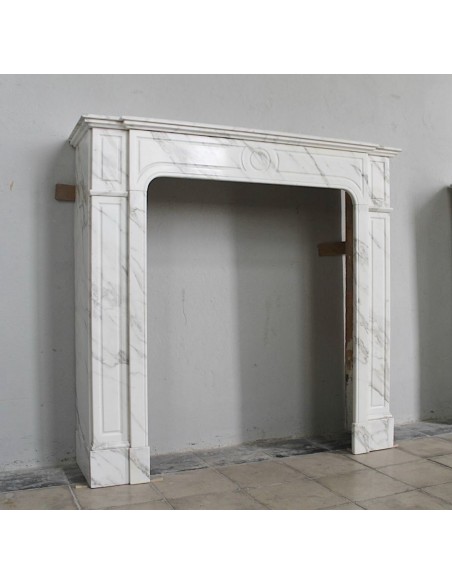 308 ANTIQUE LOUIS XIV "PARISIENNE" FIREPLACE MANTEL IN WHITE CALACATTA "CLASSIC" MARBLE