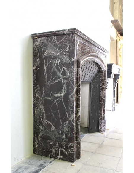 311 LOUIS XIV "BOUDIN ARRONDI" FIREPLACE MANTEL IN ROUGE LEVANTO MARBLE WITH ITS OWN ORIGINAL CAST IRON INSERT