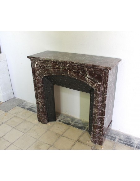 311 LOUIS XIV "BOUDIN ARRONDI" FIREPLACE MANTEL IN ROUGE LEVANTO MARBLE WITH ITS OWN ORIGINAL CAST IRON INSERT