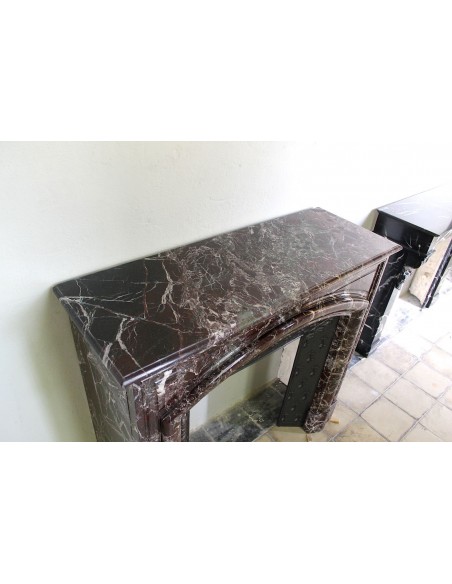 311 LOUIS XIV "BOUDIN ARRONDI" FIREPLACE MANTEL IN ROUGE LEVANTO MARBLE WITH ITS OWN ORIGINAL CAST IRON INSERT