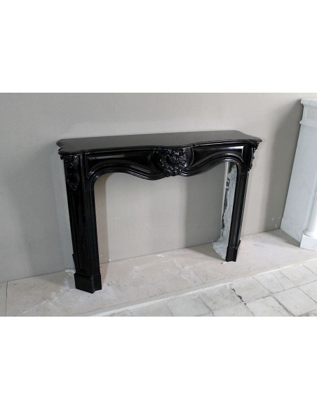 040 ANTIQUE ORIGINAL BAROQUE "TROIS COQUILLES AMÉLIORÉ" FIREPLACE MANTEL IN BLACK BELGIUM MARBLE
