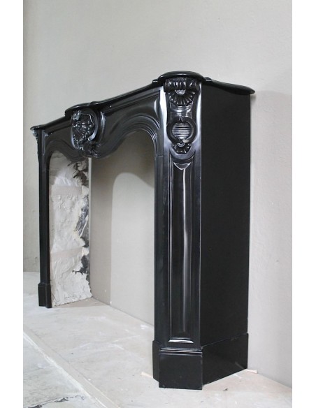 040 ANTIQUE ORIGINAL BAROQUE "TROIS COQUILLES AMÉLIORÉ" FIREPLACE MANTEL IN BLACK BELGIUM MARBLE