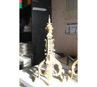 042 COPPIA DI ALARI DORATI (ORO ZECCHINO) PER CAMINETTO... 2