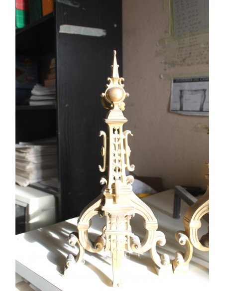 042 COPPIA DI ALARI DORATI (ORO ZECCHINO) PER CAMINETTO NEOCLASSICO