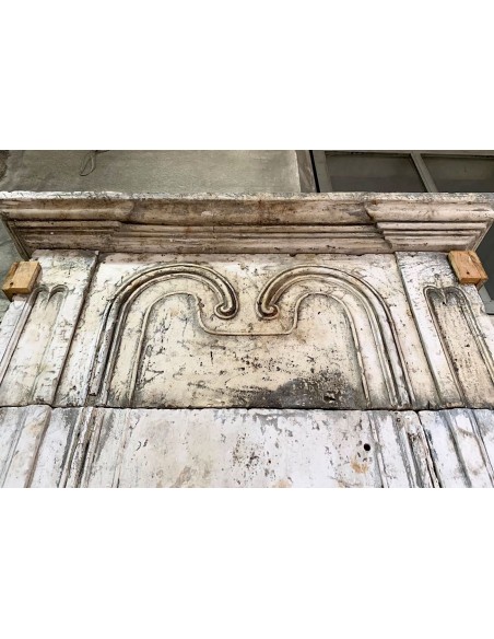 902 IMPORTANT "TRUMEAU" FIREPLACE MANTEL CARVED IN CAEN STONE