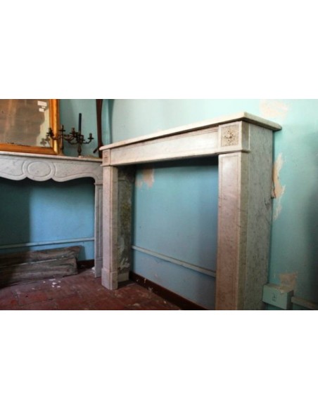 Antique Louis XVI "Deux Roses" fireplace mantel carved in white Carrara marble