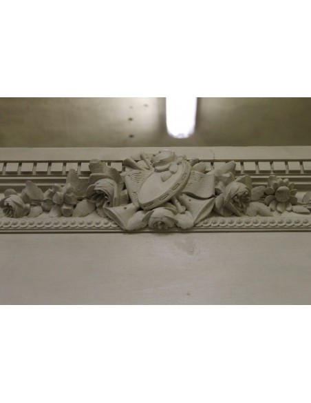 015G TUTTO INTAGLIO SU LEGNO PER QUESTA CAMINIERA A PANNELLO