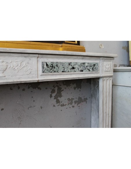 236 LARGE ANTIQUE LOUIS XVI FIREPLACE MANTEL CARVED IN WHITE CARRARA MARBLE WITH GREEN ALPS INLAYS