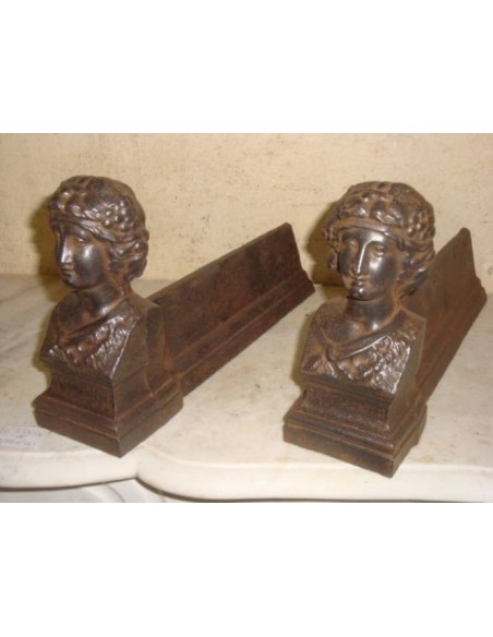 023 "MATRONA ROMANA", COPPIA IN GHISA D'EPOCA LIBERTY