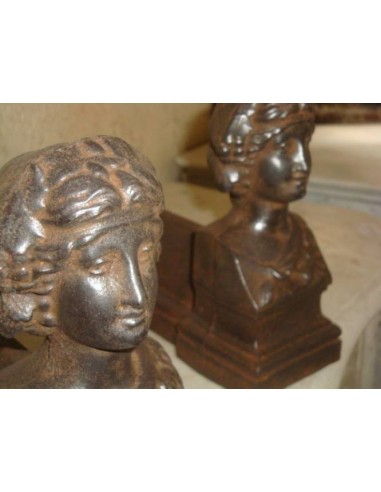 023 "MATRONA ROMANA", COPPIA IN GHISA D'EPOCA...