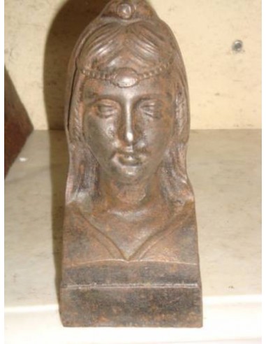 027 "DONNA ORIENTALE", COPPIA DI ALARI IN GHISA...