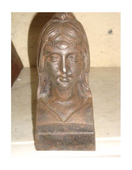 027 "DONNA ORIENTALE", COPPIA DI ALARI IN GHISA PER CAMINETTO