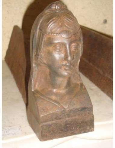 027 "DONNA ORIENTALE", COPPIA DI ALARI IN GHISA...