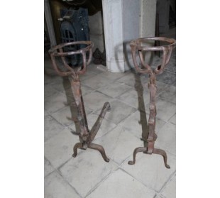 018 MONUMENTALE COPPIA DI ALARI PER CAMINO