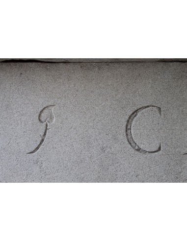 901 AG LARGE AND GENUINE ITALIAN SANDSTONE...