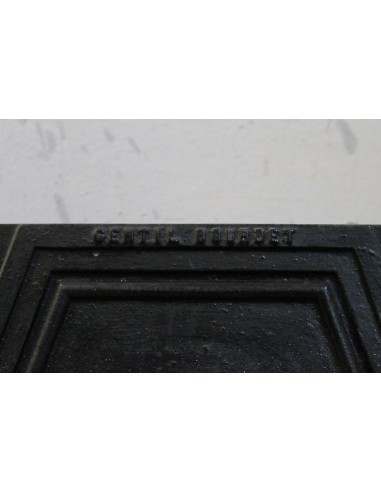 704 GH SMALL ART DECO CAST IRON FIREPLACE...