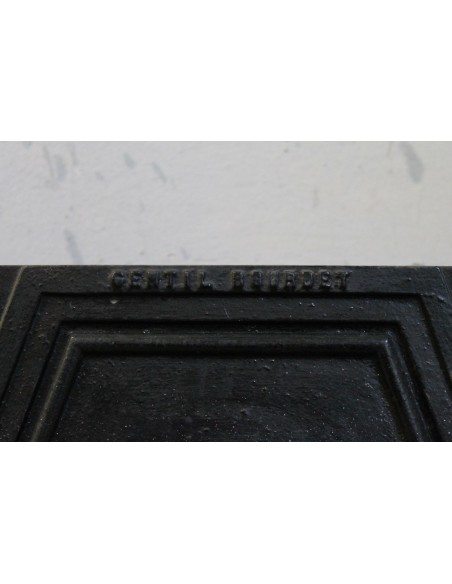 704 GH SMALL ART DECO CAST IRON FIREPLACE SIGNED GENTIL & BOURDET