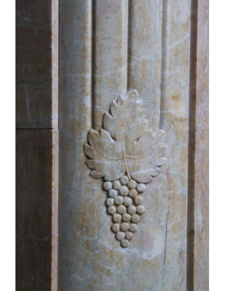 710 ART DECO "GRAPPE DE RAISIN" MANTEL IN YELLOW GIALLO SIENA AND BRÈCHE VIOLETTE MARBLE