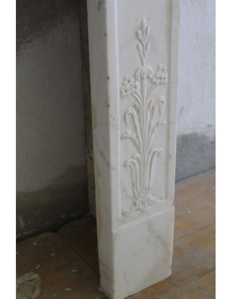 849 AG EXCEPTIONAL ITALIAN DIRECTOIRE-STYLE STATUARY FIREPLACE IN SUPER WHITE CARRARA STATUARY MARBLE