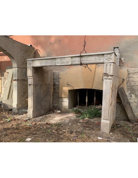 913 ANTIQUE LOUIS XVI FIREPLACE IN PIERRE DU BEAUJOLAIS STONE