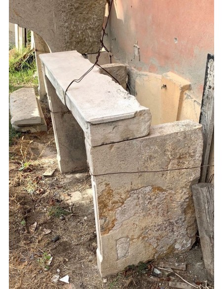 913 ANTIQUE LOUIS XVI FIREPLACE IN PIERRE DU BEAUJOLAIS STONE