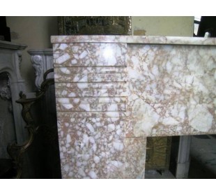 Original Art Deco style marble fireplace mantel coming from Paris. 2