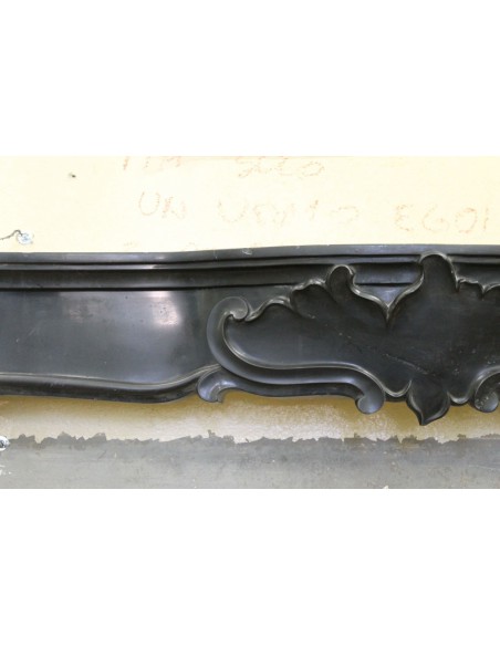 809 LARGE, IMPORTANT AND VERY ELEGANT ANTIQUE FIREPLACE IN BLACK VARENNA MARBLE