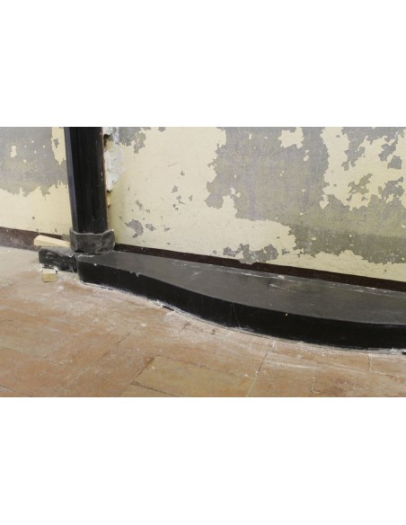 809 LARGE, IMPORTANT AND VERY ELEGANT ANTIQUE FIREPLACE IN BLACK VARENNA MARBLE