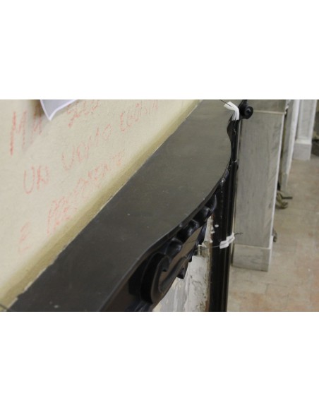 809 LARGE, IMPORTANT AND VERY ELEGANT ANTIQUE FIREPLACE IN BLACK VARENNA MARBLE
