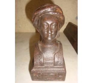 008 COPPIA DI ALARI IN GHISA RAFFIGURANTE NOBILE... 2